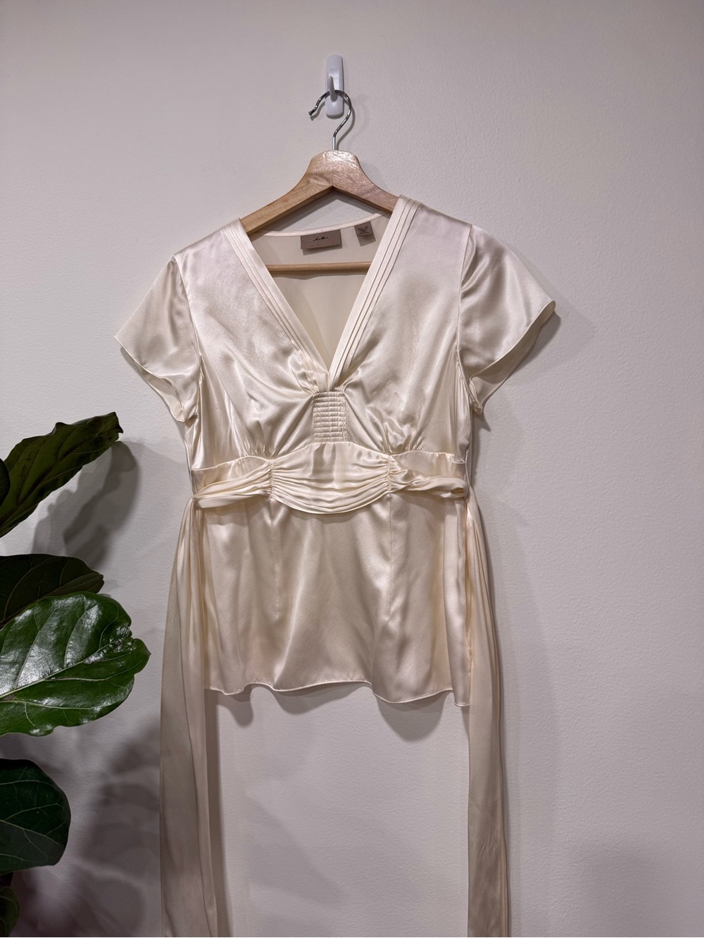 Cream Silk V-Neck Tie-Detail Blouse